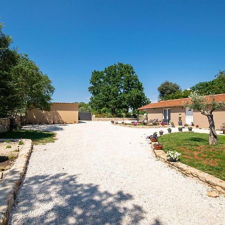 Old Oak Holiday House Villa Rovigno Esterno foto