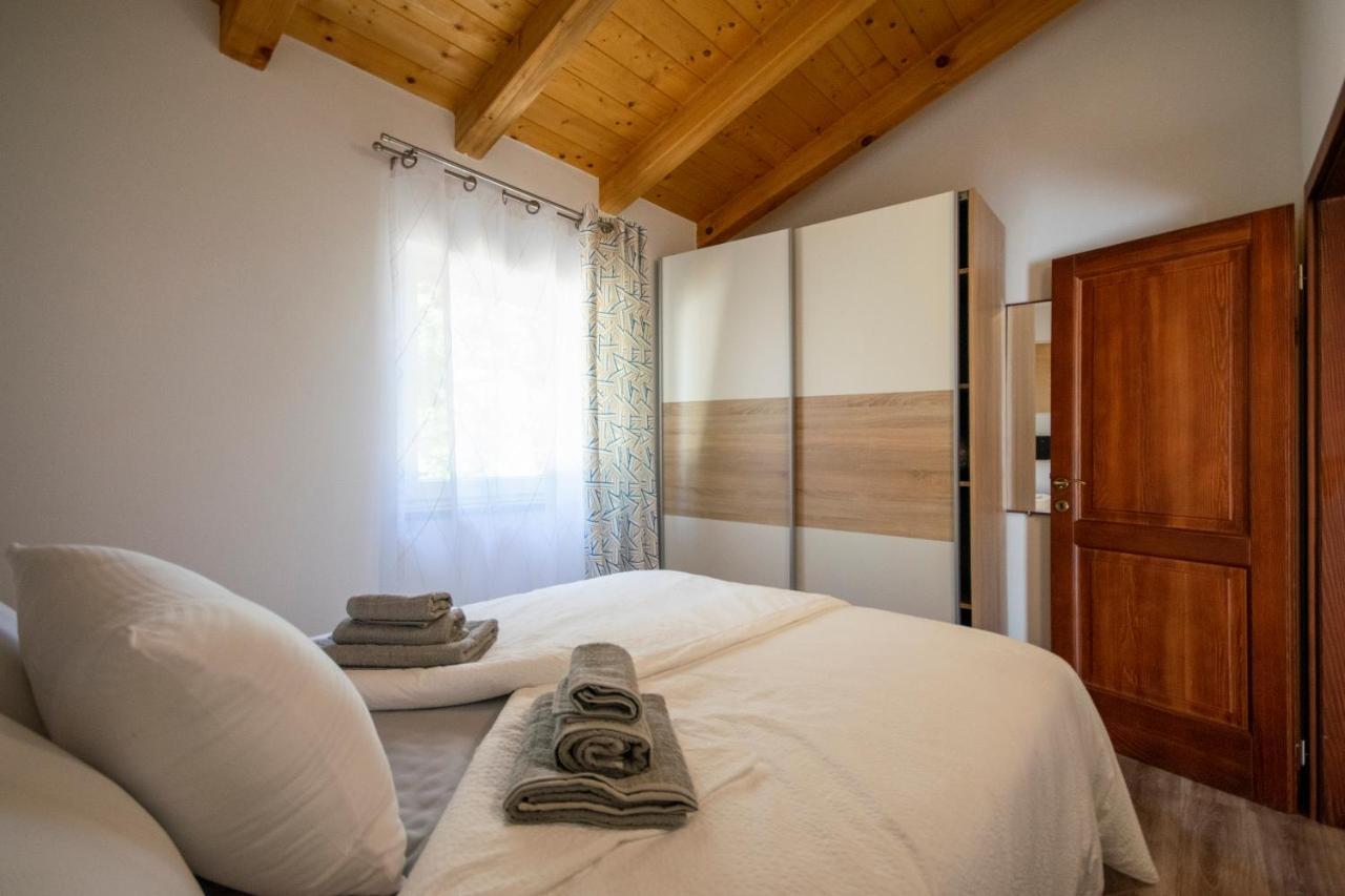 Old Oak Holiday House Villa Rovigno Esterno foto
