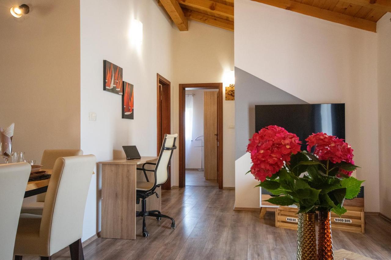 Old Oak Holiday House Villa Rovigno Esterno foto
