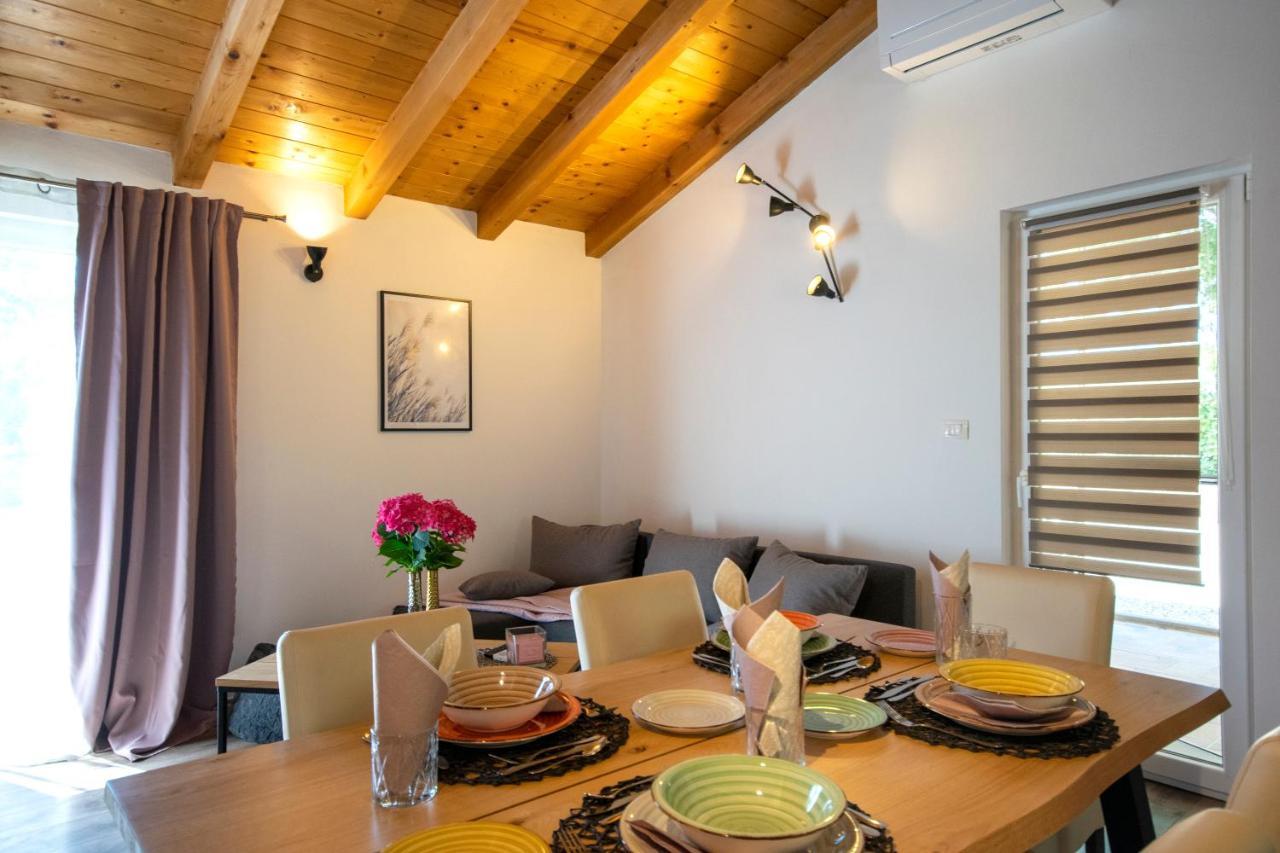 Old Oak Holiday House Villa Rovigno Esterno foto