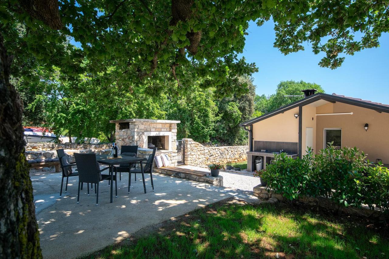 Old Oak Holiday House Villa Rovigno Esterno foto